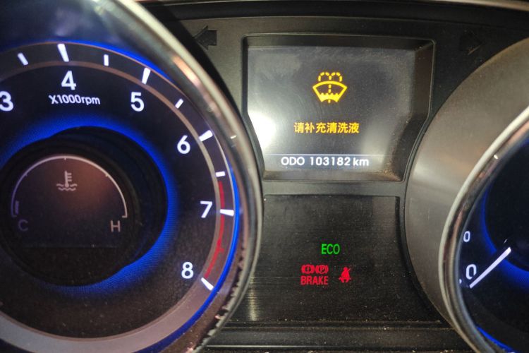 现代 索纳塔 2011款 2.0L 自动豪华版中控内饰15