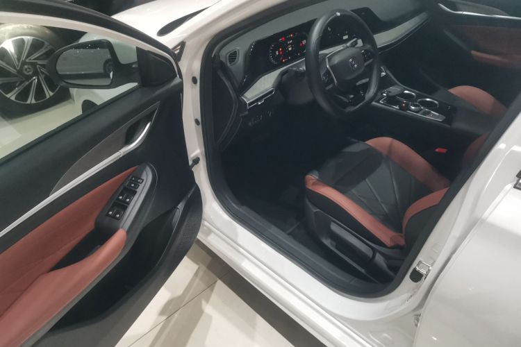 长安 逸动 2023款 畅享版 PLUS 蓝鲸NE 1.4T GDI DCT尊贵版中控内饰20
