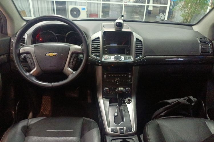 雪佛兰 科帕奇 2015款 2.4L 四驱旗舰版 7座中控内饰7002