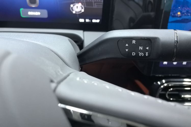 零跑汽车 零跑C01 2022款 后驱长续航版局部细节18