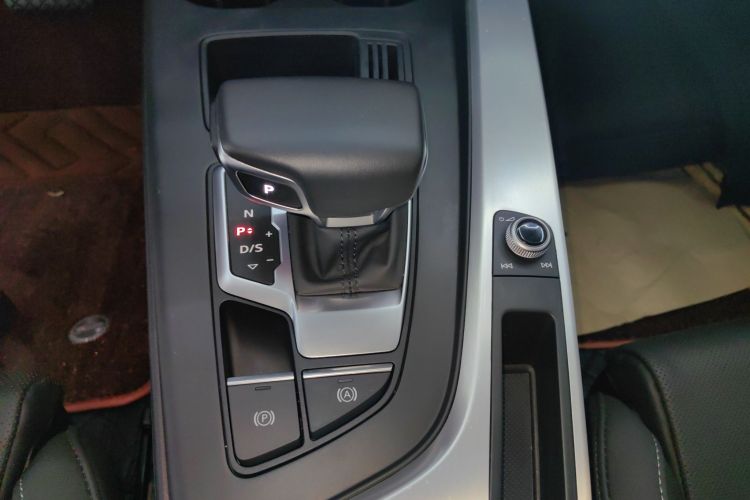 奥迪A4L 2024款 40 TFSI 时尚动感型中控内饰18