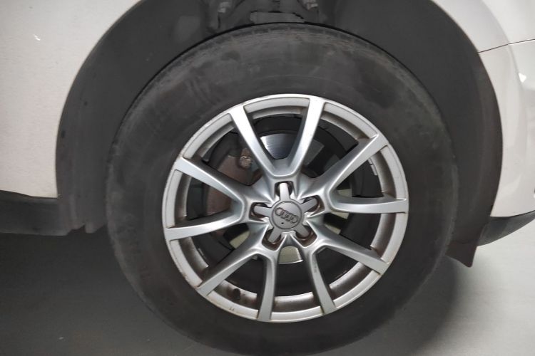 奥迪Q5 2013款 40 TFSI 进取型车身外观10