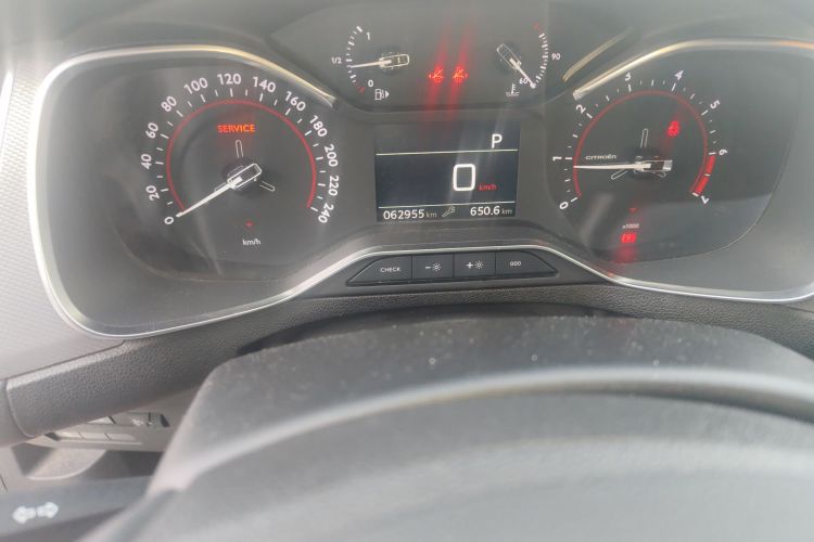 雪铁龙C5 2017款 350THP 自动豪华型中控内饰15