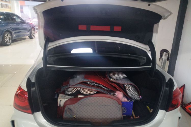 宝马1系 2021款 改款 120i M运动版局部细节23