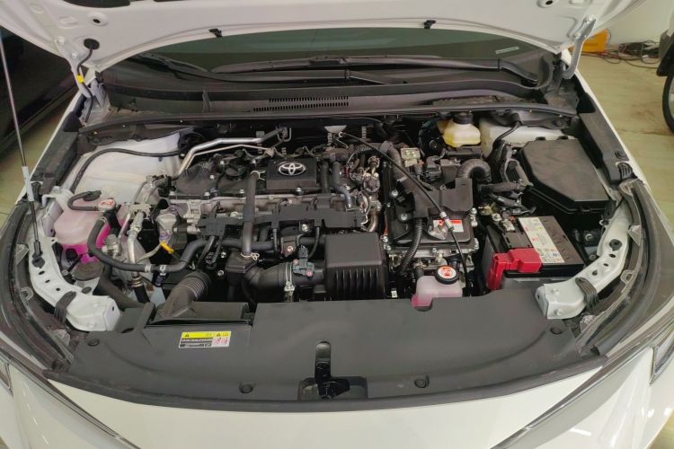 丰田 雷凌 2024款 智能电混双擎 1.8L 豪华版机舱底盘24