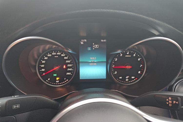 奔驰C级 2019款 C 180 L 时尚型运动版中控内饰14