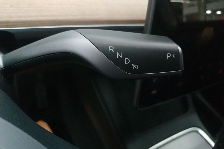 特斯拉 Model Y 2022款 改款 后轮驱动版中控内饰18