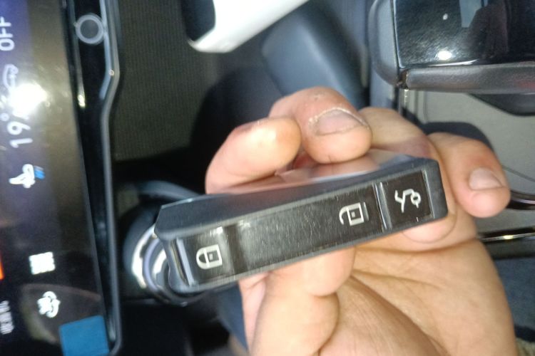 领克05 2020款 2.0TD 四驱劲Halo中控内饰7001