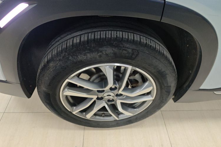 蔚来ES6 2020款 600KM 运动版车身外观6008