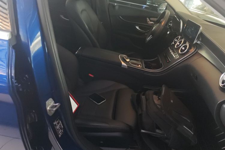 奔驰C级 2019款 C 260 L 运动版局部细节41