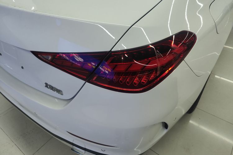 奔驰C级 2023款 改款 C 200 L 运动版车身外观9