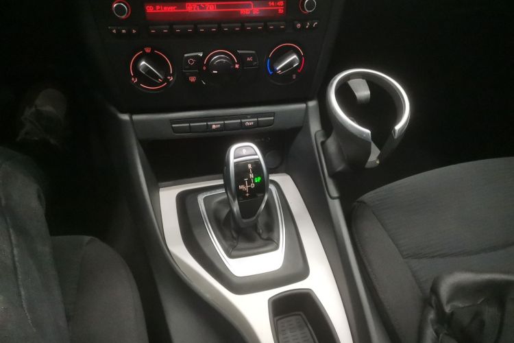 宝马X1 2014款 sDrive18i 时尚型中控内饰18