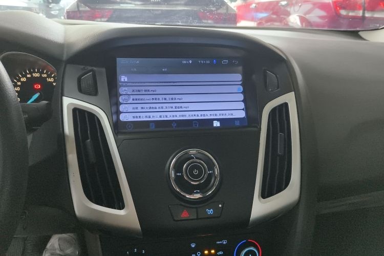 福特 福克斯 2015款 三厢 1.6L 手动舒适型中控内饰16