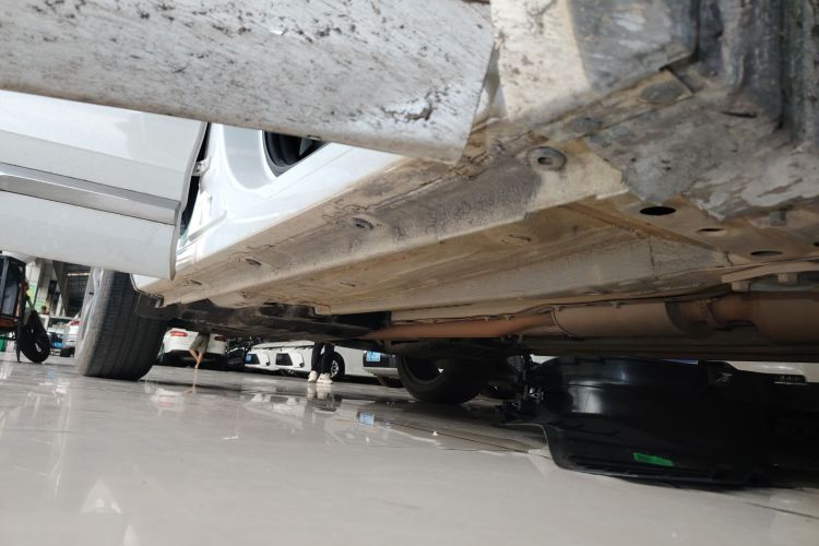 吉利汽车 星越L 2021款 2.0TD DCT EVO两驱尊贵型局部细节9001