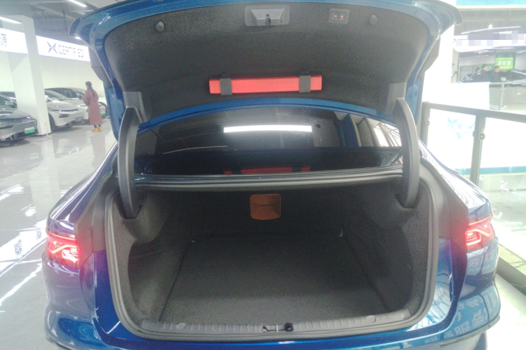 比亚迪 汉 2022款 EV 创世版 715KM前驱旗舰型机舱底盘23