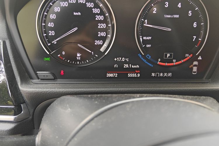 宝马1系 2021款 125i M运动曜夜版中控内饰15