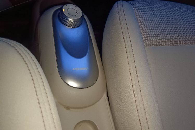 五菱汽车 宏光MINIEV 2025款 四门版 臻享款中控内饰18