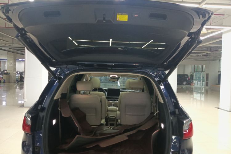 比亚迪 宋MAX新能源 2019款 DM 1.5T 智联致耀型 6座 国VI机舱底盘23