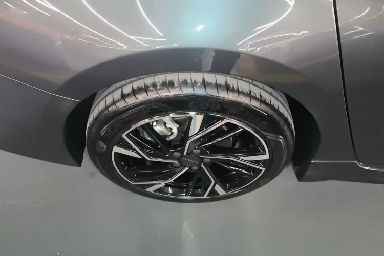 领克03 2025款 1.5TD DCT冠军版Pro车身外观6008