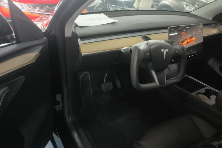 特斯拉 Model Y 2022款 后轮驱动版中控内饰20