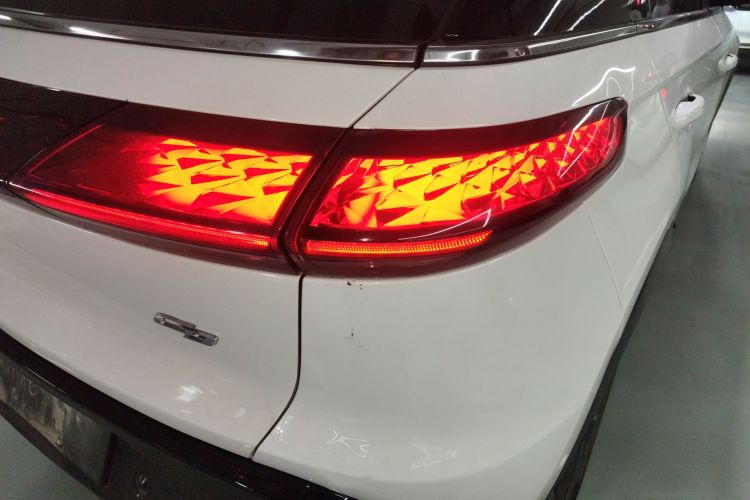 小鹏G3 2020款 460i 悦享版车身外观6006