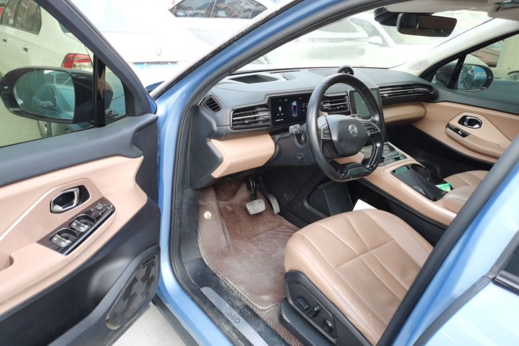 蔚来ES8 2018款 355KM 基准版 六座版中控内饰7003