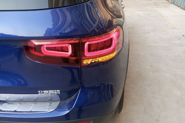 奔驰GLB 2020款 改款 GLB 200 动感型车身外观6006