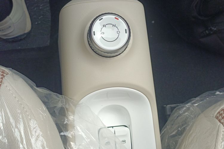 五菱汽车 宏光MINIEV 2024款 第三代 215km 青春版局部细节18