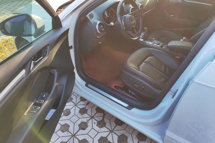 奥迪A3 2019款 Sportback 35 TFSI 风尚型 国VI中控内饰20