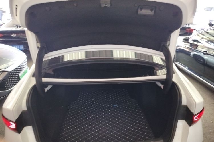 比亚迪 秦PLUS 2025款 DM-i 智驾版 55KM领先型机舱底盘23