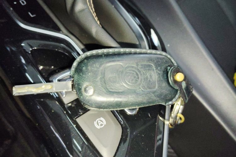 别克 威朗 2023款 Pro 乐享版中控内饰7001