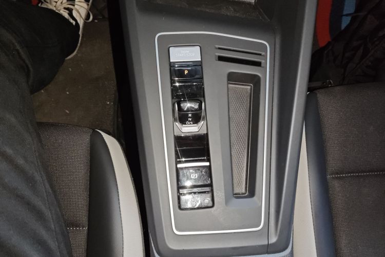 大众 高尔夫 2021款 200TSI DSG Pro中控内饰18