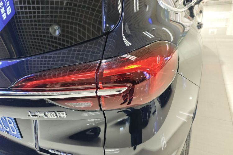 别克 2022款 昂科威Plus 652T 五座豪华型车身外观6006