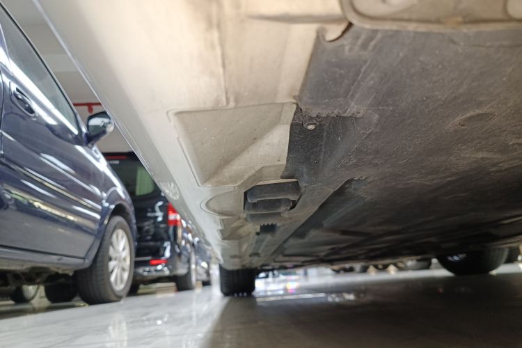 奔驰A级 2022款 改款三 A 200 L 运动轿车时尚型局部细节9002