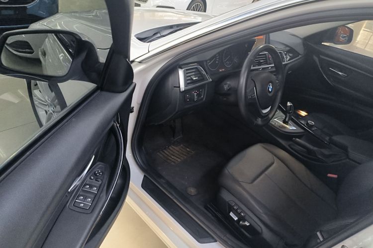 宝马3系 2017款 320Li 时尚型中控内饰7003