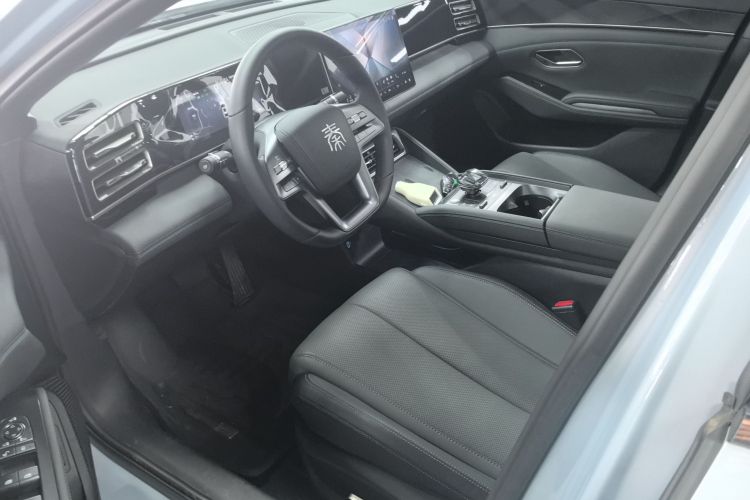 比亚迪 秦L 2025款 DM-i 智驾版 120KM超越型局部细节19