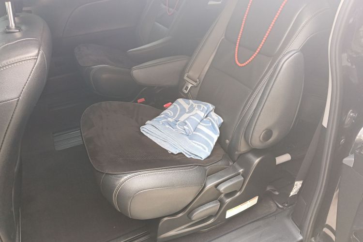 丰田Sienna（平行进口）中控内饰7004