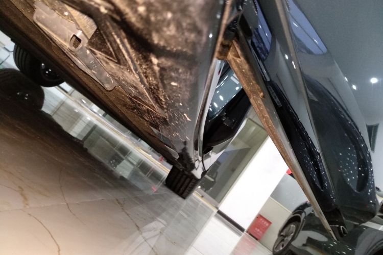 比亚迪 汉L 2025款 DM-p 四驱激光雷达旗舰型局部细节9002