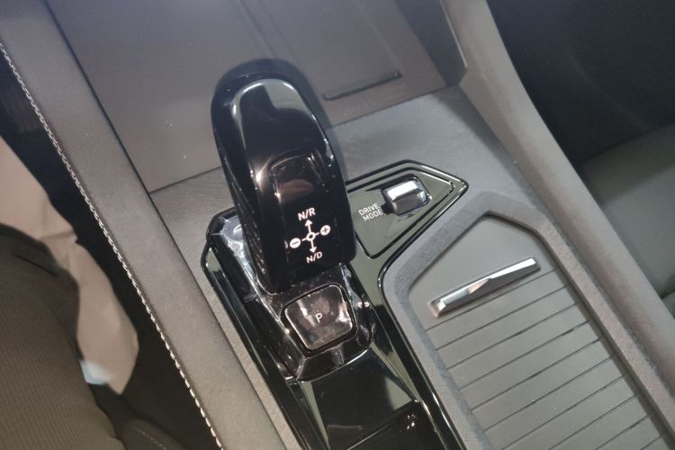 领克03 2025款 2.0TD DCT冠军版Pro局部细节18