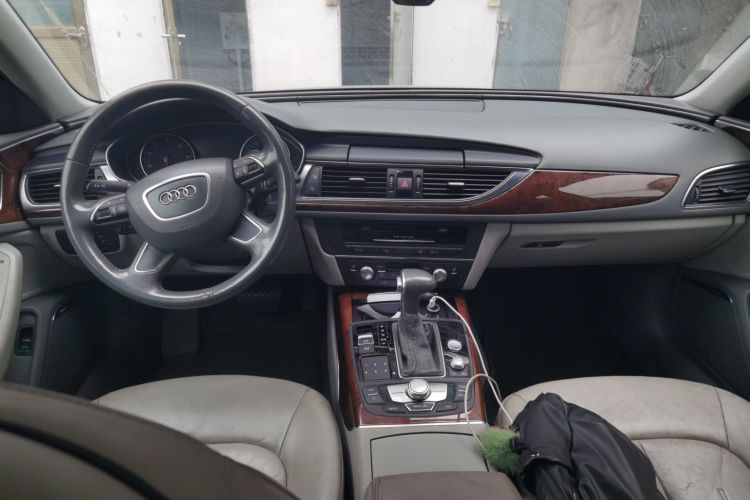 奥迪A6L 2014款 30 FSI 豪华型中控内饰12