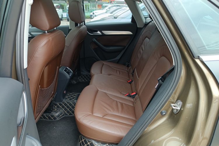 奥迪Q3 2013款 35 TFSI quattro 技术型中控内饰7004