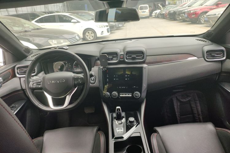 领克03 2020款 2.0TD 自动劲版中控内饰12