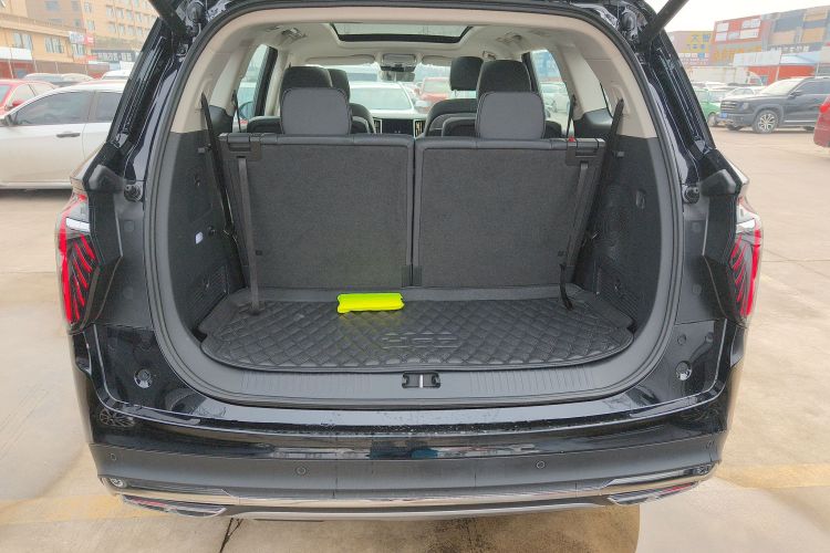 红旗HS7 PHEV 2024款 2.0T PHEV 两驱旗享版 6座机舱底盘23