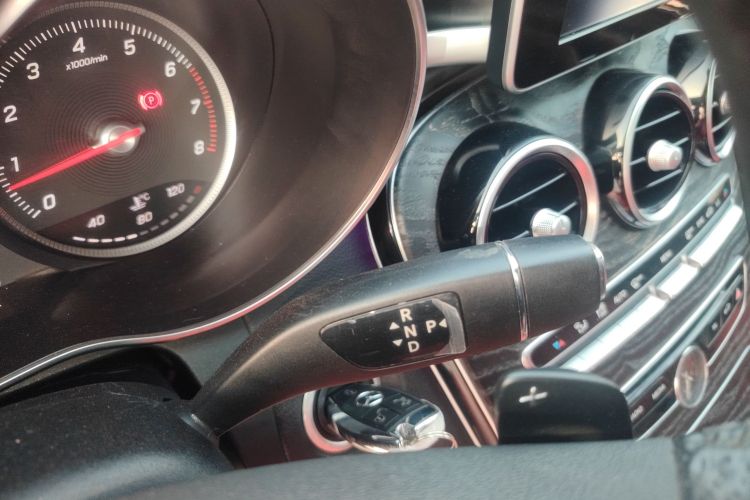 奔驰C级 2018款 C 200 L 运动版局部细节18