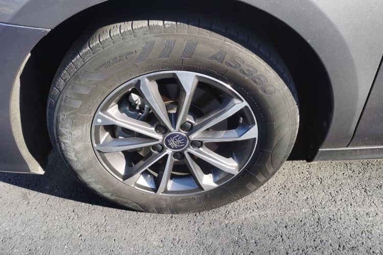 比亚迪 秦PLUS 2023款 冠军版 DM-i 55KM领先型车身外观6007