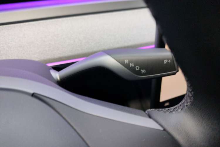 特斯拉 Model Y 2024款 长续航全轮驱动版中控内饰18