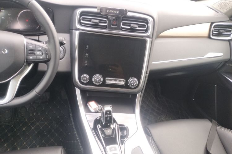 领克01 2020款 2.0T 两驱纯Pro版 国VI中控内饰18