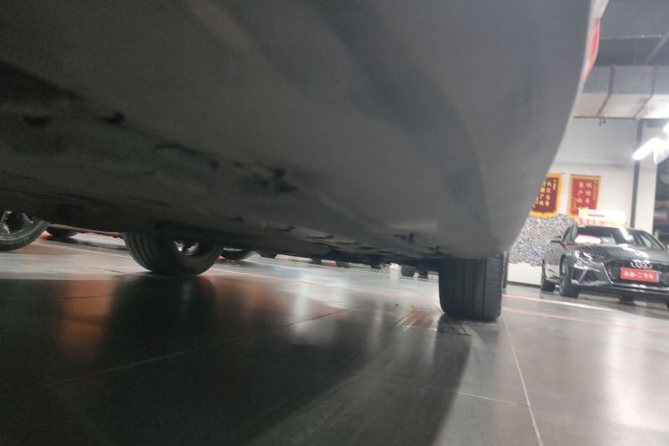 奔驰GLC 2022款 改款 GLC 300 L 4MATIC 动感型臻藏版局部细节9001