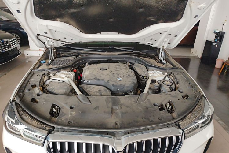 宝马6系GT 2022款 630i M运动套装机舱底盘24