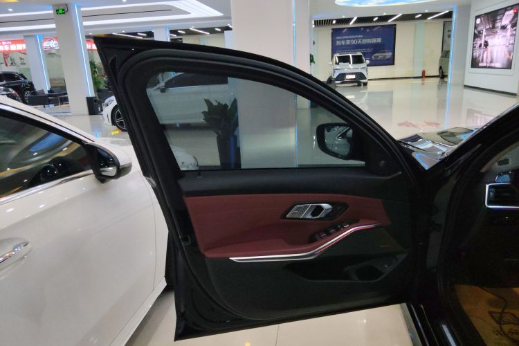 宝马3系 2022款 325Li M运动曜夜套装中控内饰7007